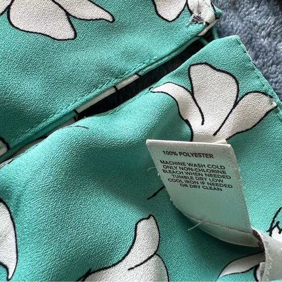 Loft size XL teal floral print smocked blouse - Picture 10 of 10